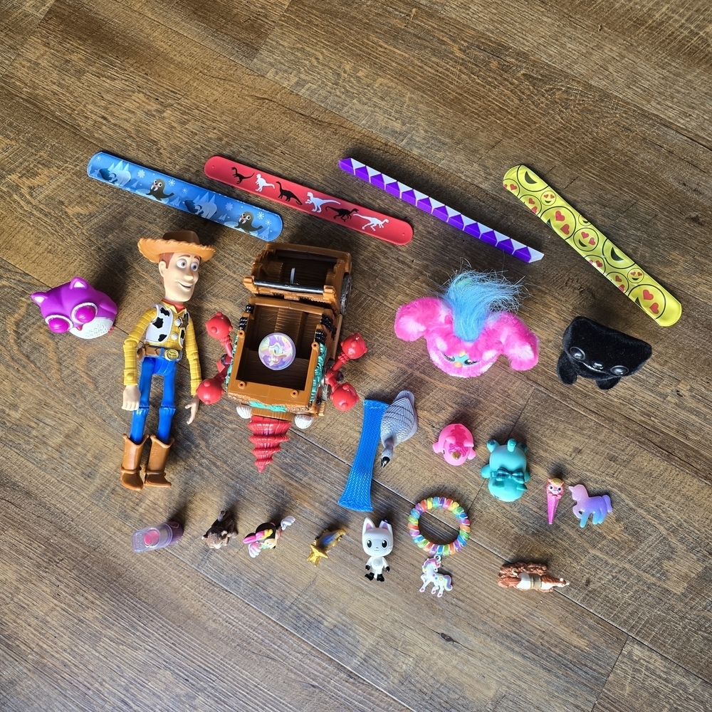 Woody Furby Farting Fuglar Toy Lot